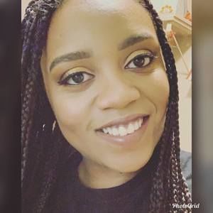 Meet your Posher, Alexis